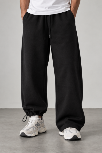 Μινιμαλιστικό streetwear με μαύρες φόρμες